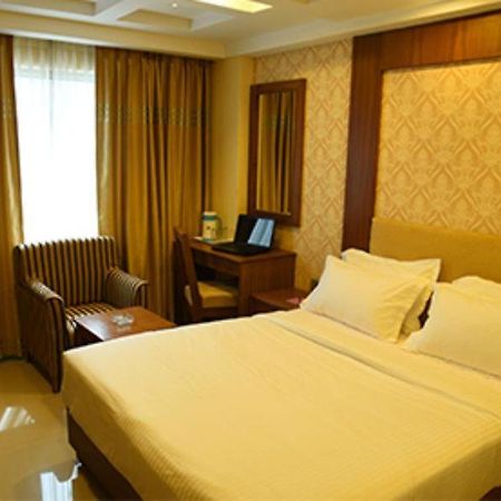 Hotel The Vijay Park - Airport Chennai Exterior foto